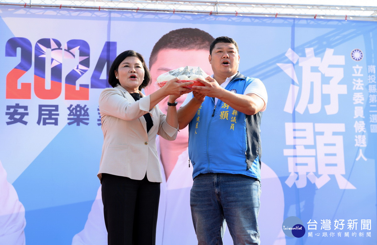 張麗善說南投雲林要一家親，讓游顥進中央做橋樑。（游顥服務處提供）
