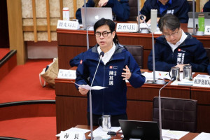▲針對左營眷村文化保留區及中油宿舍區設置日照中心，陳其邁表示，全力照顧住戶生活，讓眷村生活更便利。