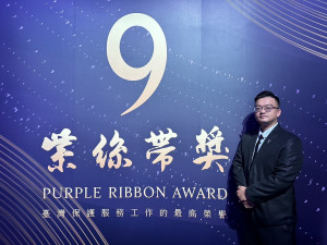 吳偵查佐時常勉勵自己要成為拉起迷途兒少的溫暖雙手，讓他（她）們遠離陰暗的角落。