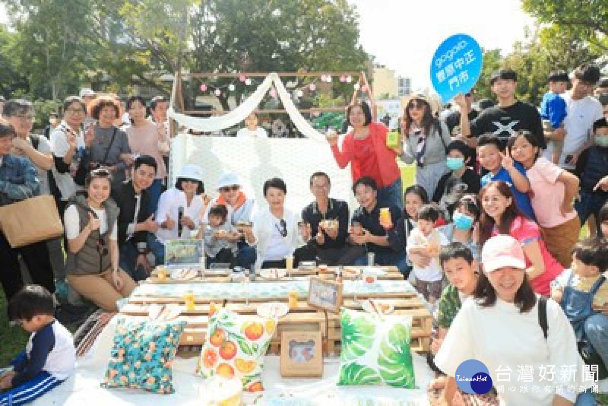 盧市長參加葫蘆墩公園野餐日