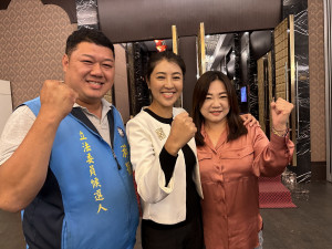許淑華要與兩位區域立委參選人分進合擊拿下兩席立委。（記者扶小萍攝）