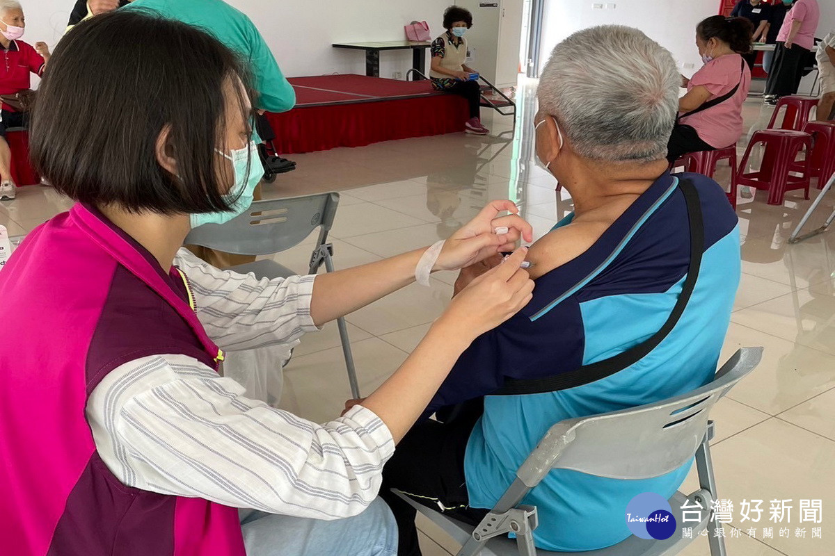 桃園市新增2例流感併發重症，衛生局呼籲儘速施打疫苗預防重症。