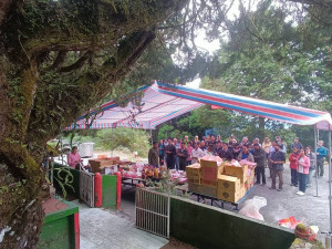 望鄉分站祭祀除神祇外，亦會祭祀林場作業犧牲的員工。（圖/南投分署提供）