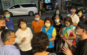 國民黨籍立委候選人張秀華表示，非常歡迎各部會首長到嘉義市，但不要為了選舉才來亂開支票／張秀華服務處提供