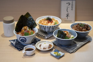日本橋海鮮丼辻半LaLaport台中店首次引進「究極」海膽珠寶盒及推出兩款全新職人系列海鮮丼。圖片業者提供