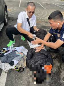 被害民眾與警方合作，將計就計逮獲2名車手。