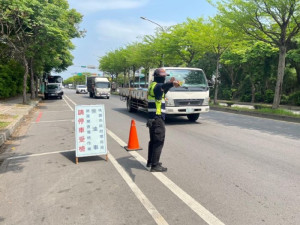桃園為維護敏感族群健康，加強管制烏賊車，增設內壢空氣品質維護區113年1月1日正式上路。