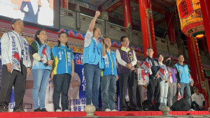 辣個男人韓國瑜首次彰化輔選立委候選人楊曜聰站台。圖／記者鄧富珍翻攝