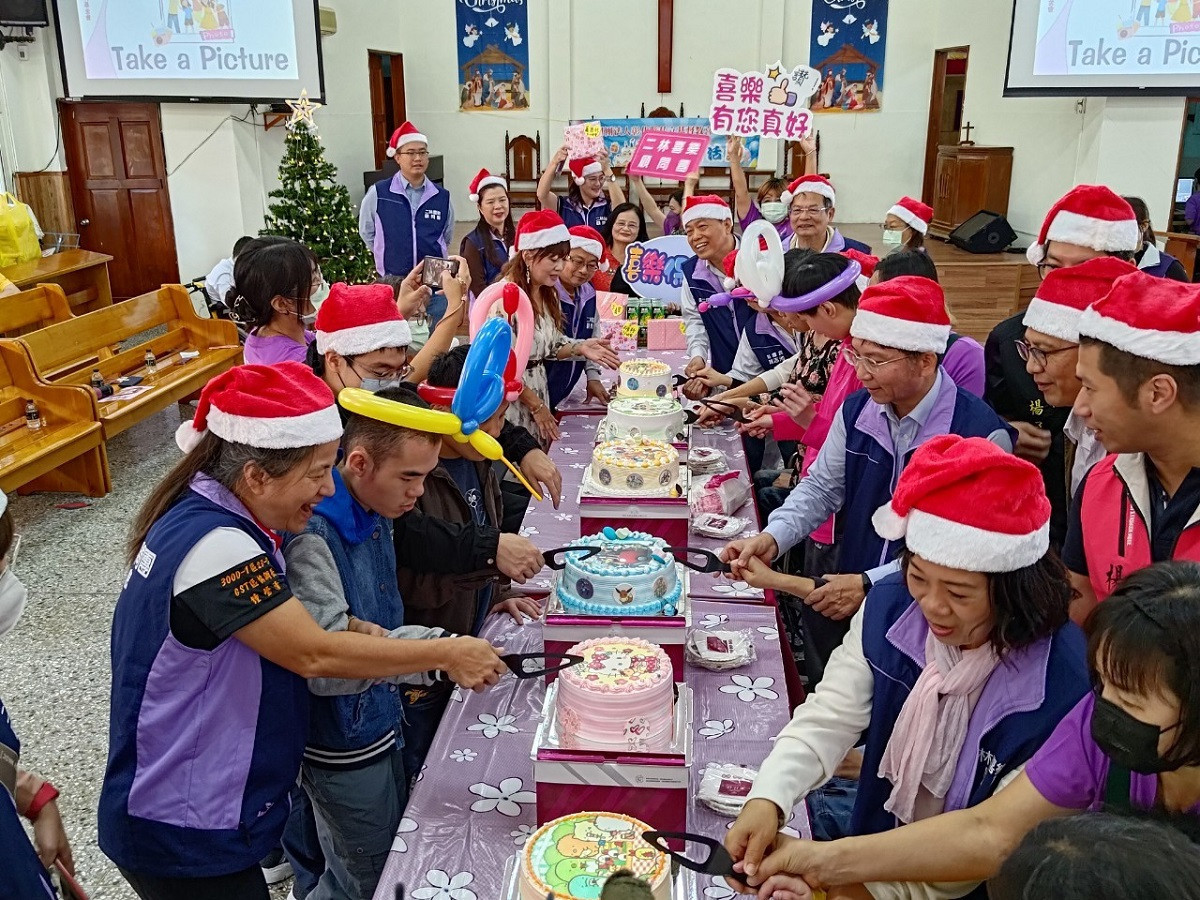 喜樂保育院壽星真高興　麥仕佳及顧問團聯合挺慶生
