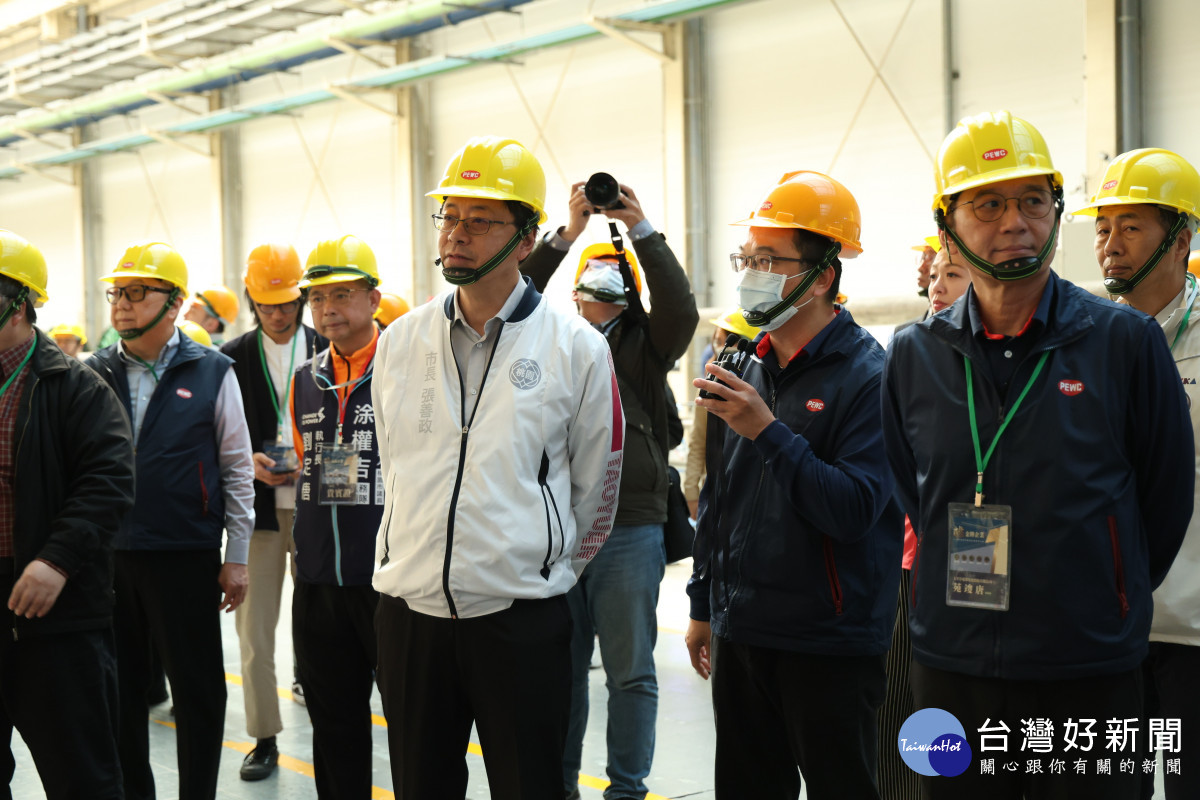張市長與桃園金牌企業代表互相觀摩學習<br />
