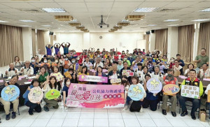 ▲高市社福中心今年募集513萬元，助弱勢家庭度難關。