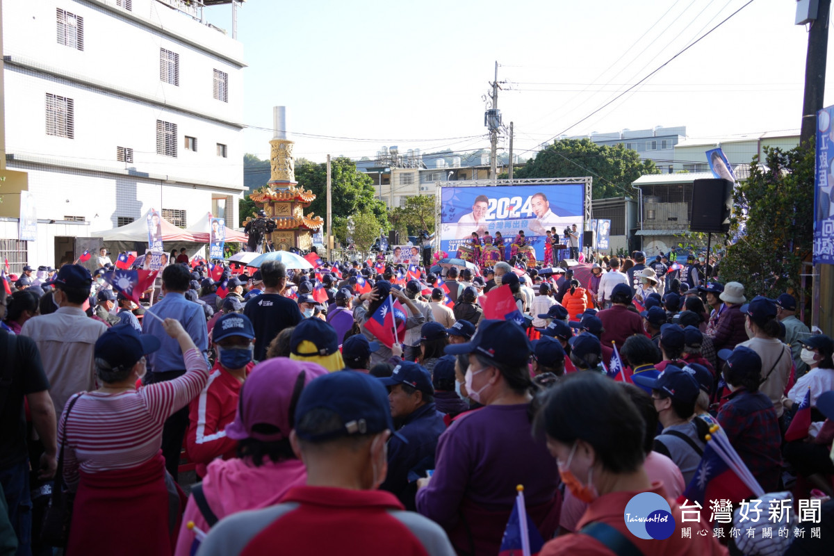 江啟臣石岡競選造勢大會，湧入2000人塞爆萬安宮廟埕。