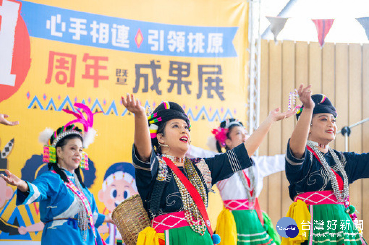 現場活動以深具原民特色的傳統舞蹈作為開場表演。