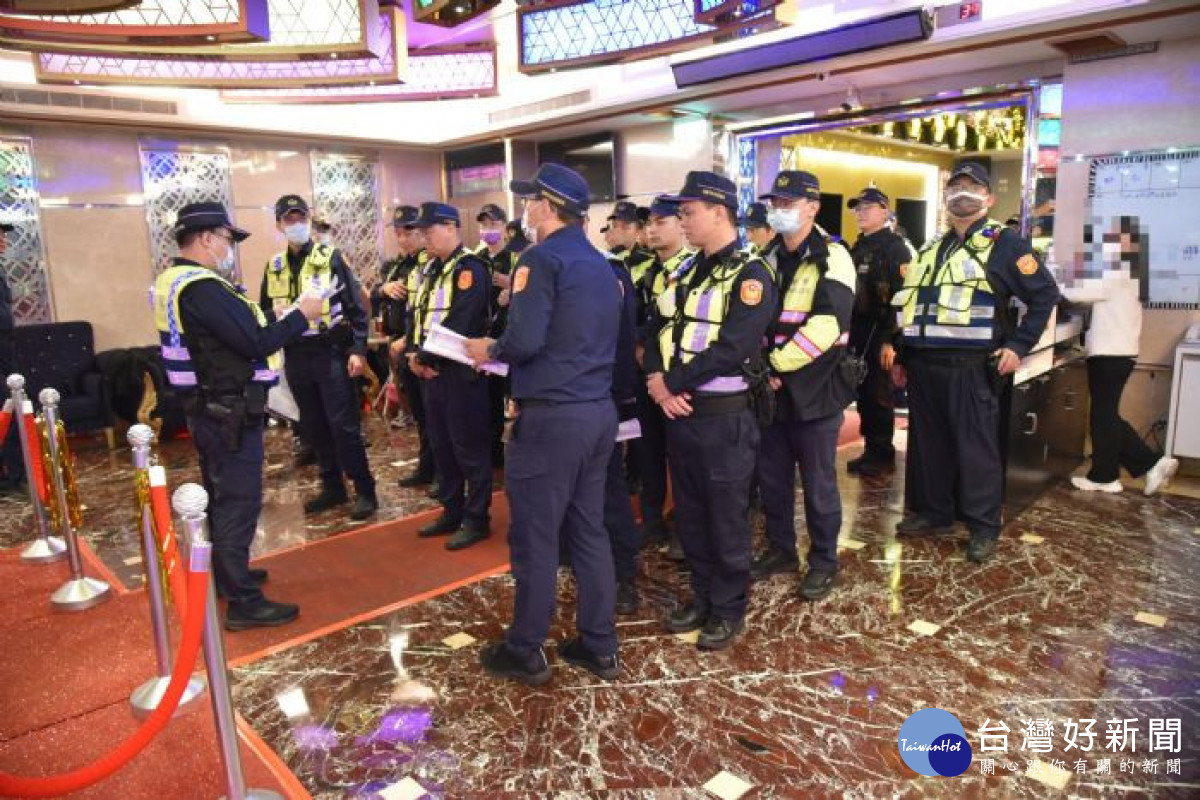 桃園市政府警察局執行「全國性擴大臨檢」，展現霹靂執法決心，確保選舉期間治安平穩。 <br />
<br />
