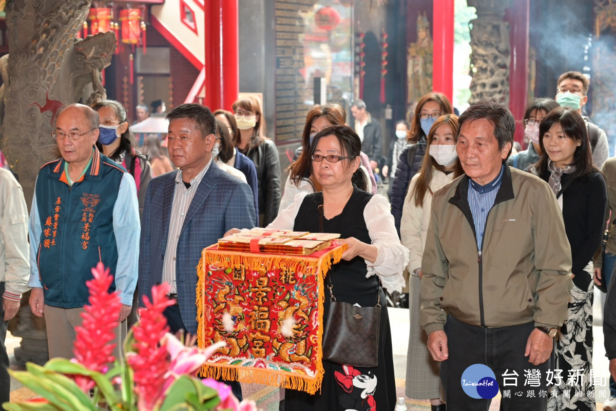 桃園大廟景福宮頒發助學金       桃園市有236 位學生受惠