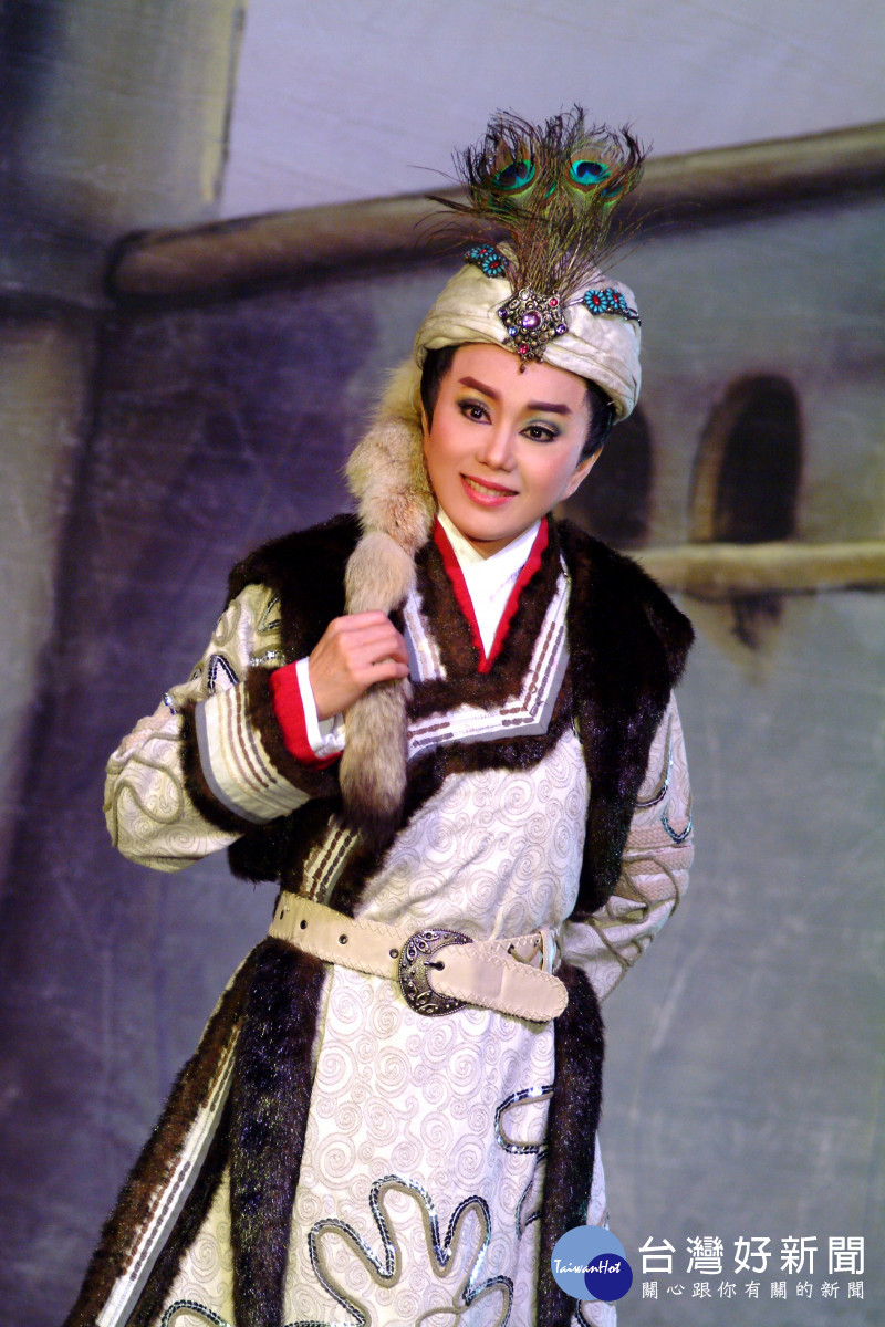 《乘願再來》由孫翠鳳領銜主演。
