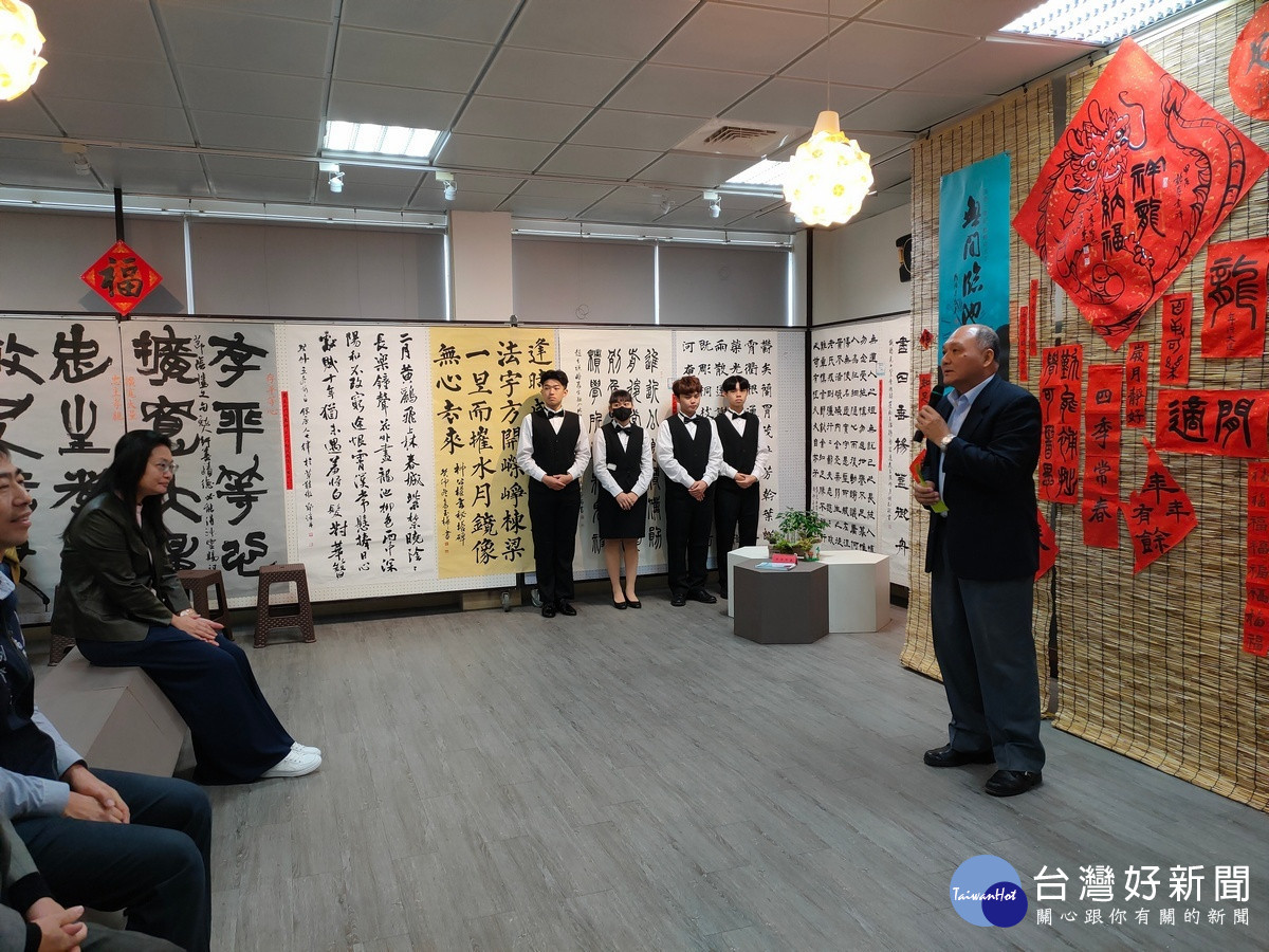 徐文法校長致詞。
