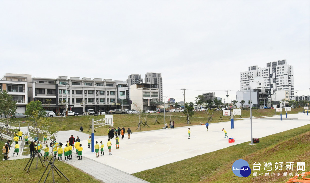 員林龍燈公園變身八千坪綠地滯洪池，空拍圖圖／記者鄧富珍翻攝