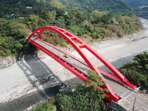 ▲六龜東溪大橋重新上妝。