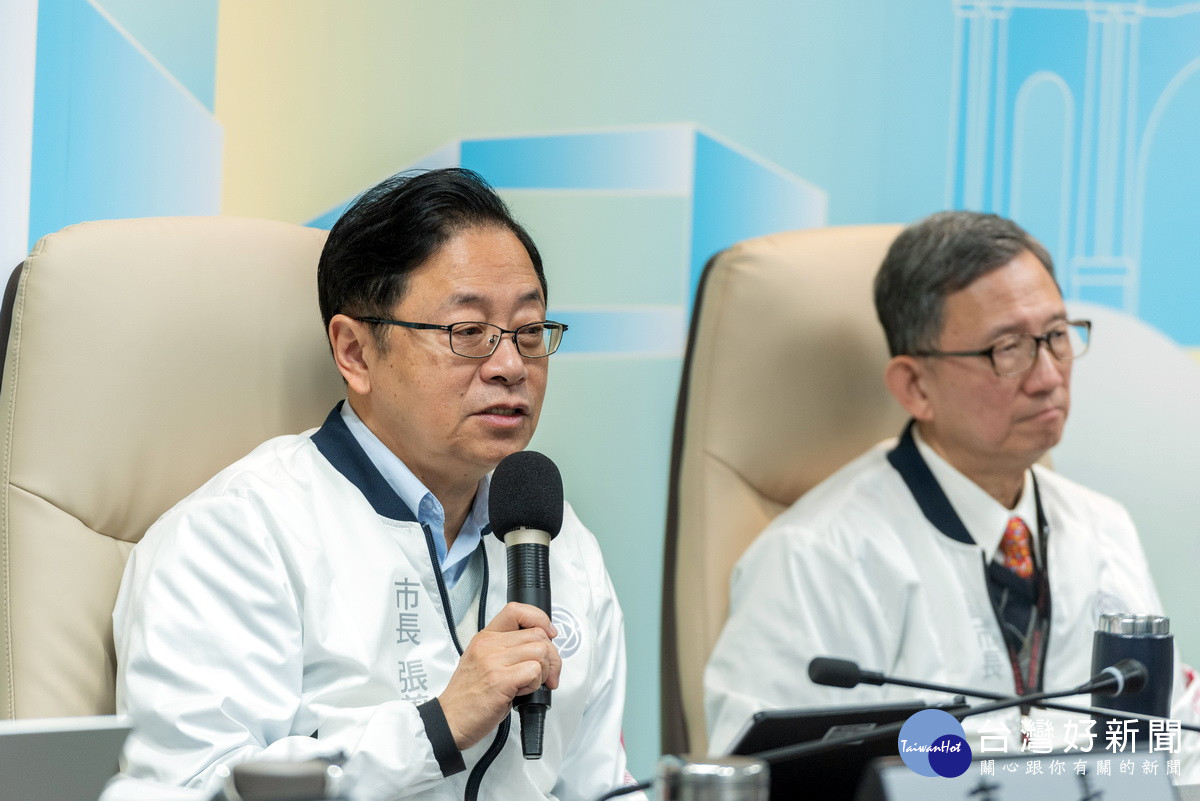 桃園市長張善政聽取水務局「大漢溪山豬湖生態親水園區二期工程」專題報告。