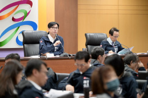 ▲陳其邁感謝捷運局、交通局等同仁的辛勞，力拚輕軌路線全長22.1公里、38座候車站，打造便捷綠色運輸路網。