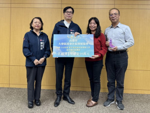 ▲全國社區選拔高市6社區獲獎，市長陳其邁頒獎勉勵。