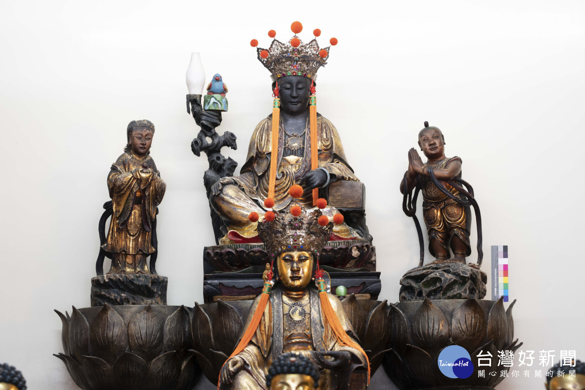 上層三尊神像「普濟寺鎮殿觀音與善財龍女佛像組」被指定為一般古物／嘉義市府提供