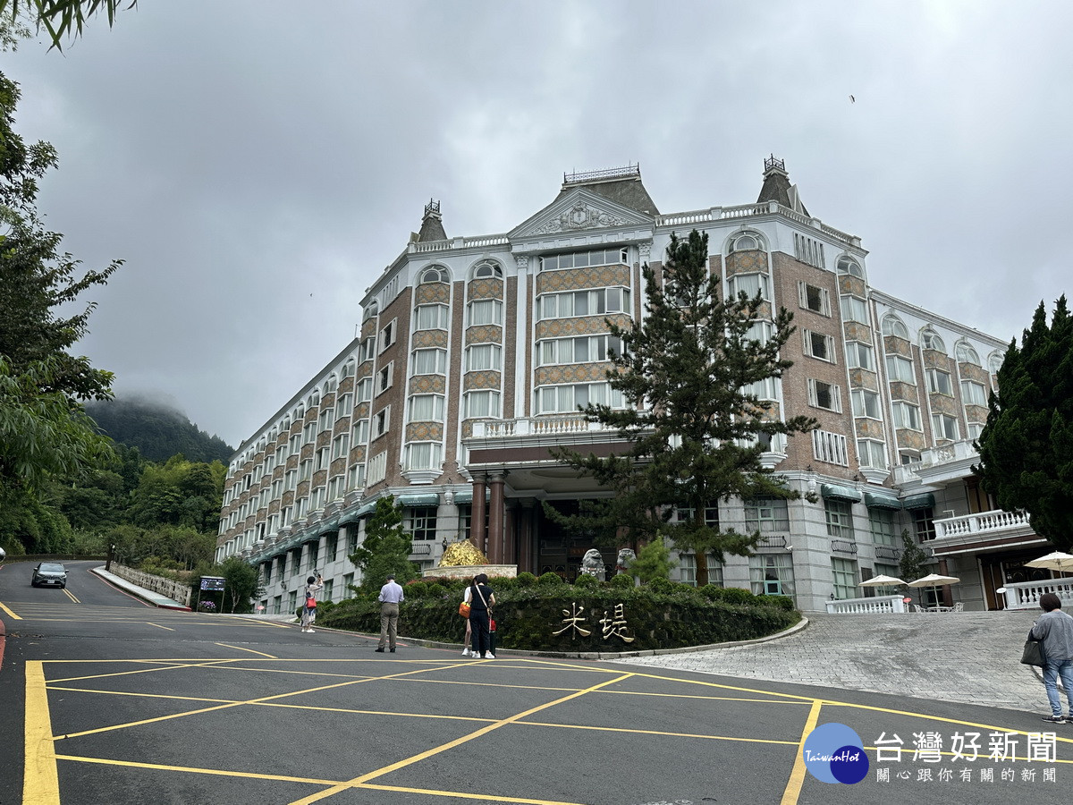 南投縣環保局與環保旅店餐廳攜手推綠色旅遊。（記者扶小萍攝）