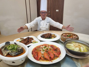 「阿秋」10人份6800元起的常溫外帶年菜套組澎湃美味。