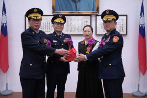 花蓮縣警察局卸、新任局長交接典禮　交接儀式簡單隆重