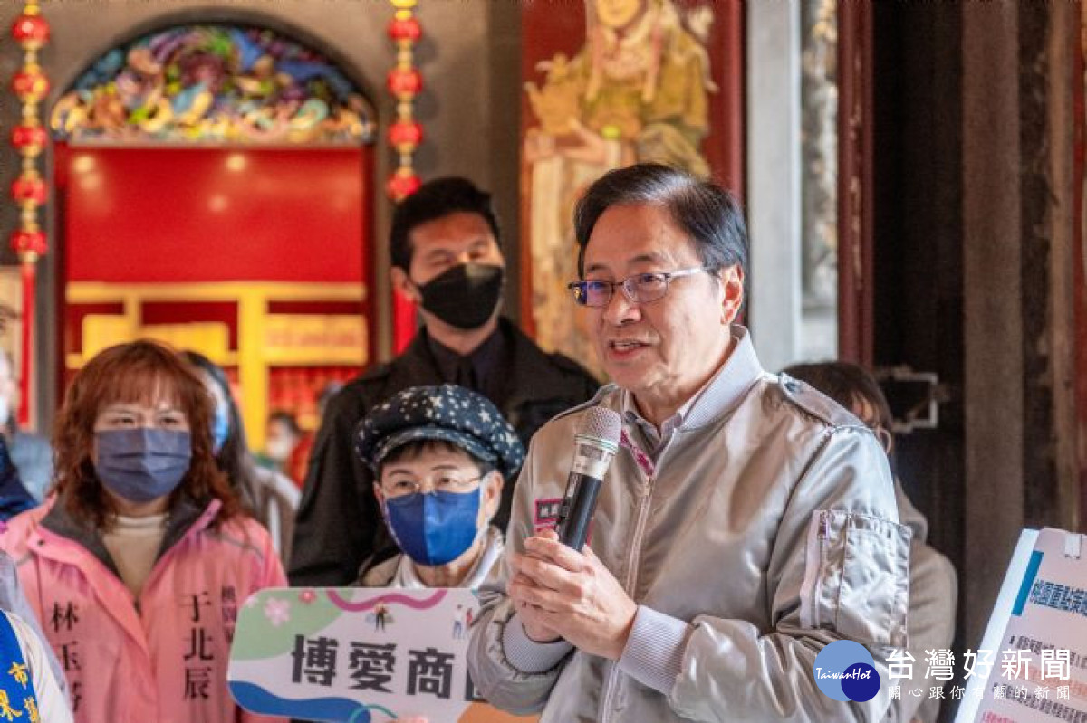 張市長致詞表示，市府將改造景福宮周邊街區人行環境，重現當地榮景。<br />
