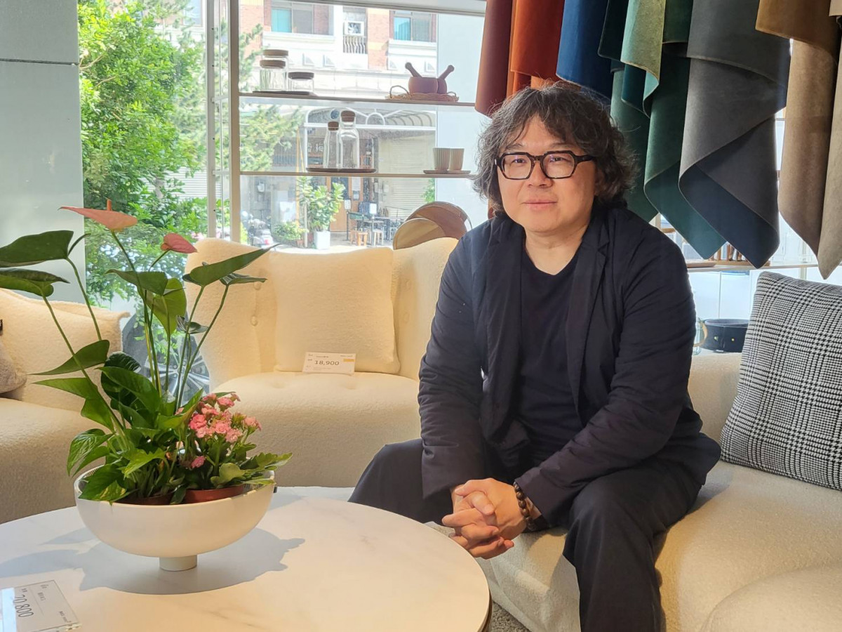 MiiX美室家居總經理李晉豪解析了今年流行色，非奶油色莫屬。