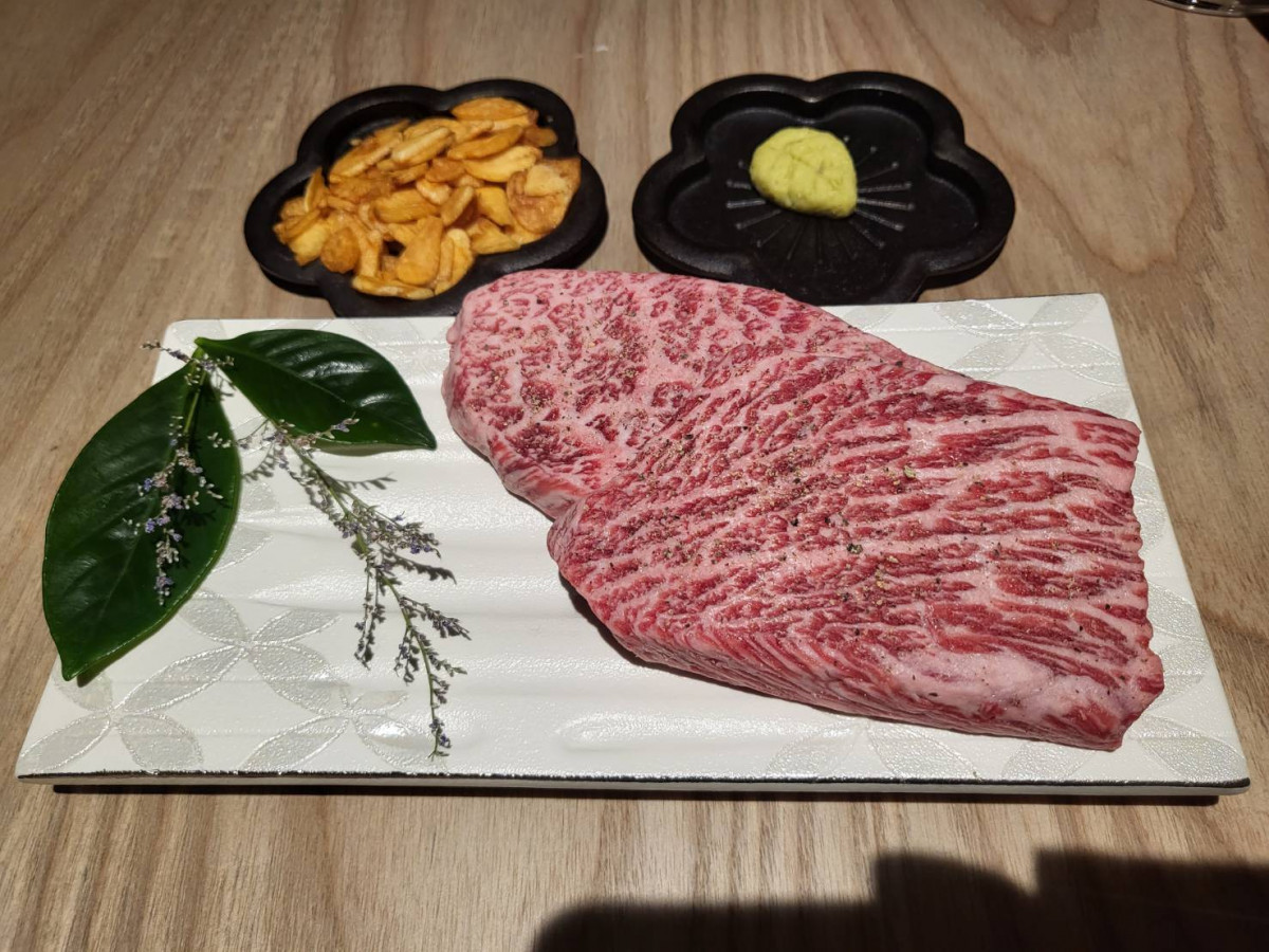 使用到的牛肉，全部是來自日本著名產地的和牛。