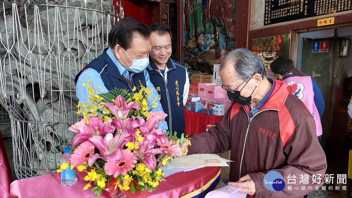 員林市衡文宮開辦愛心食堂已送出萬份愛心餐　熱血義工臉上始終掛著笑容