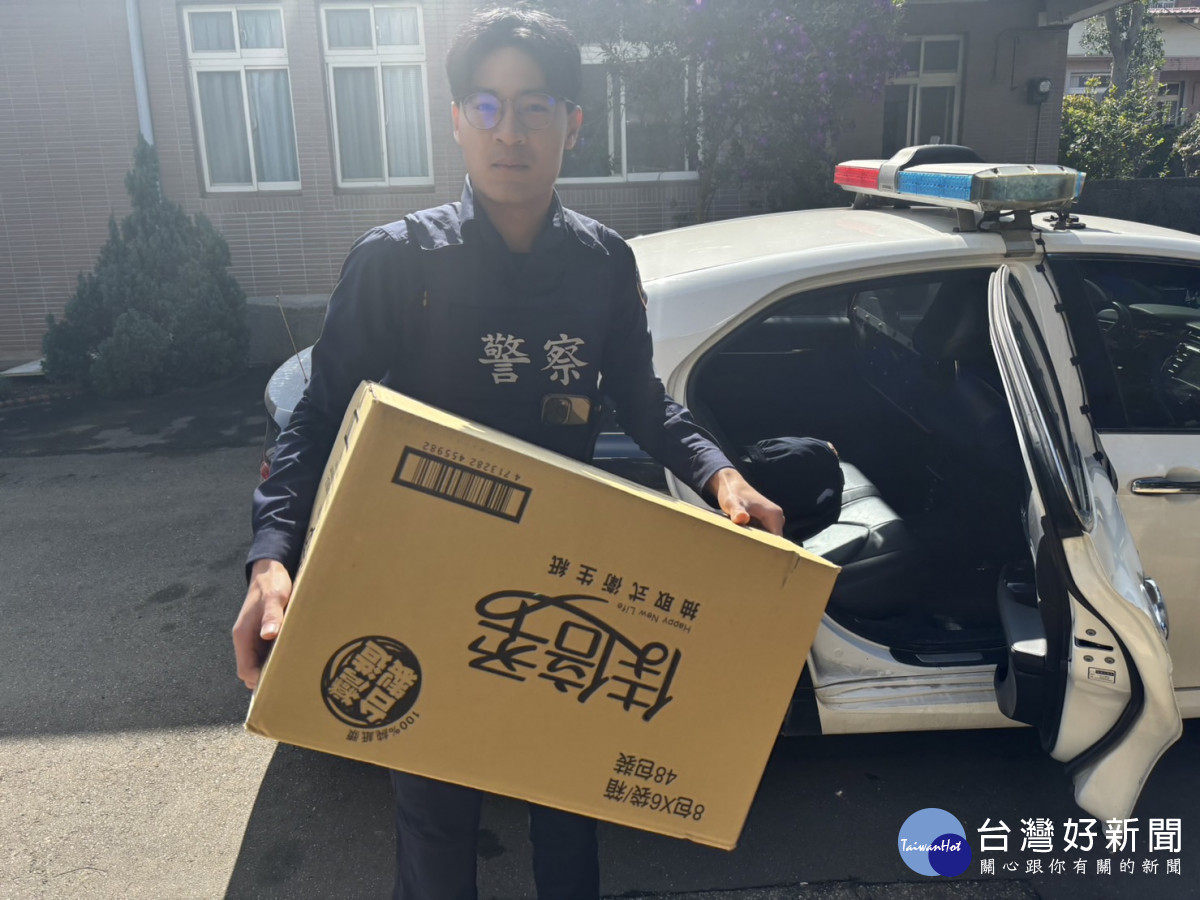 頭洲派出所前往轄內「國際兒童村」探視，讓失依的院童感覺到溫情、溫暖。