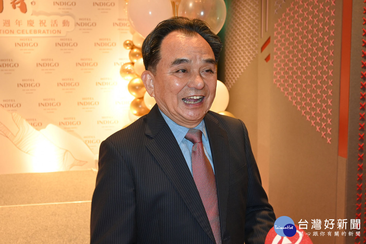 霖宏集團總裁張枋霖說，會賺錢不是什麼大事，捐救護車才能幫助更多人／陳致愷攝影