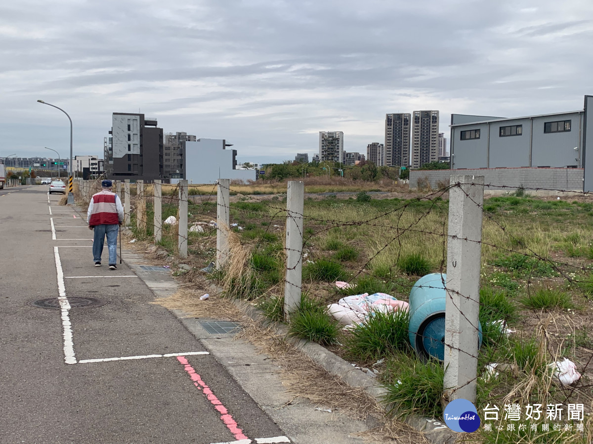 台中市有許多重劃區遭人亂丟垃圾