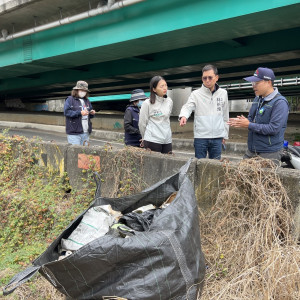 林祈烽議員獲報，指中科陸橋下及私人土地遭不肖業者偷倒垃圾廢棄物