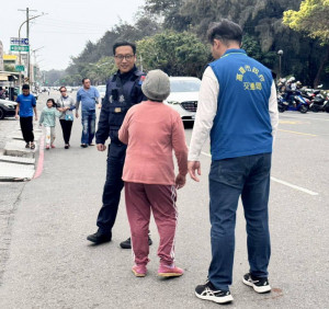 ▲高市交通局於春節期間邀集警察單位聯合稽查違法招攬停車。
