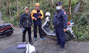 男子年節健行困山區，白河警馳援助平安返家／警方提供