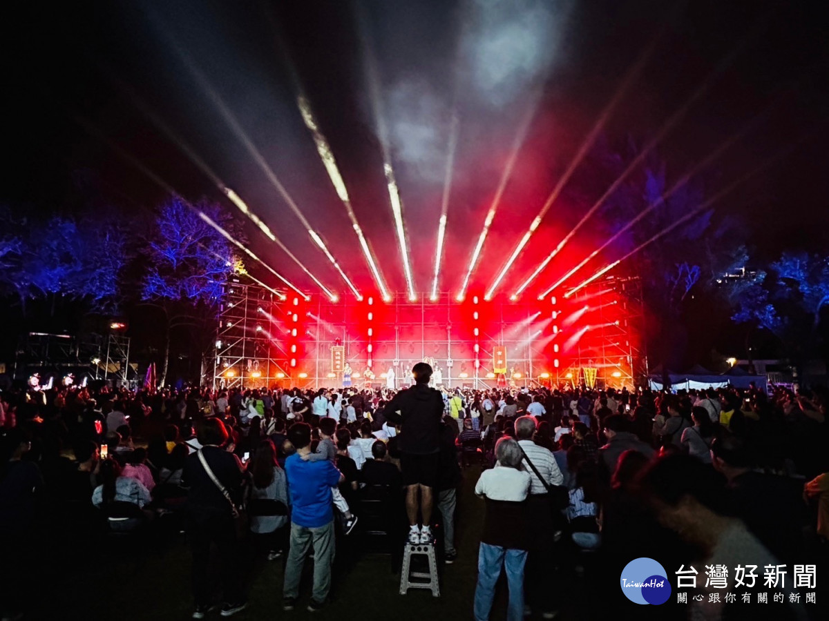 桃園燈會民眾出席踴躍。<br />
<br />
