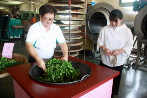 茶香輕旅行拜訪茶職人，認識茶。（記者扶小萍攝）