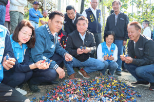 苗栗全縣高接梨穗受寒害嚴重　鍾東錦勘災允全力協助爭取災害救助金