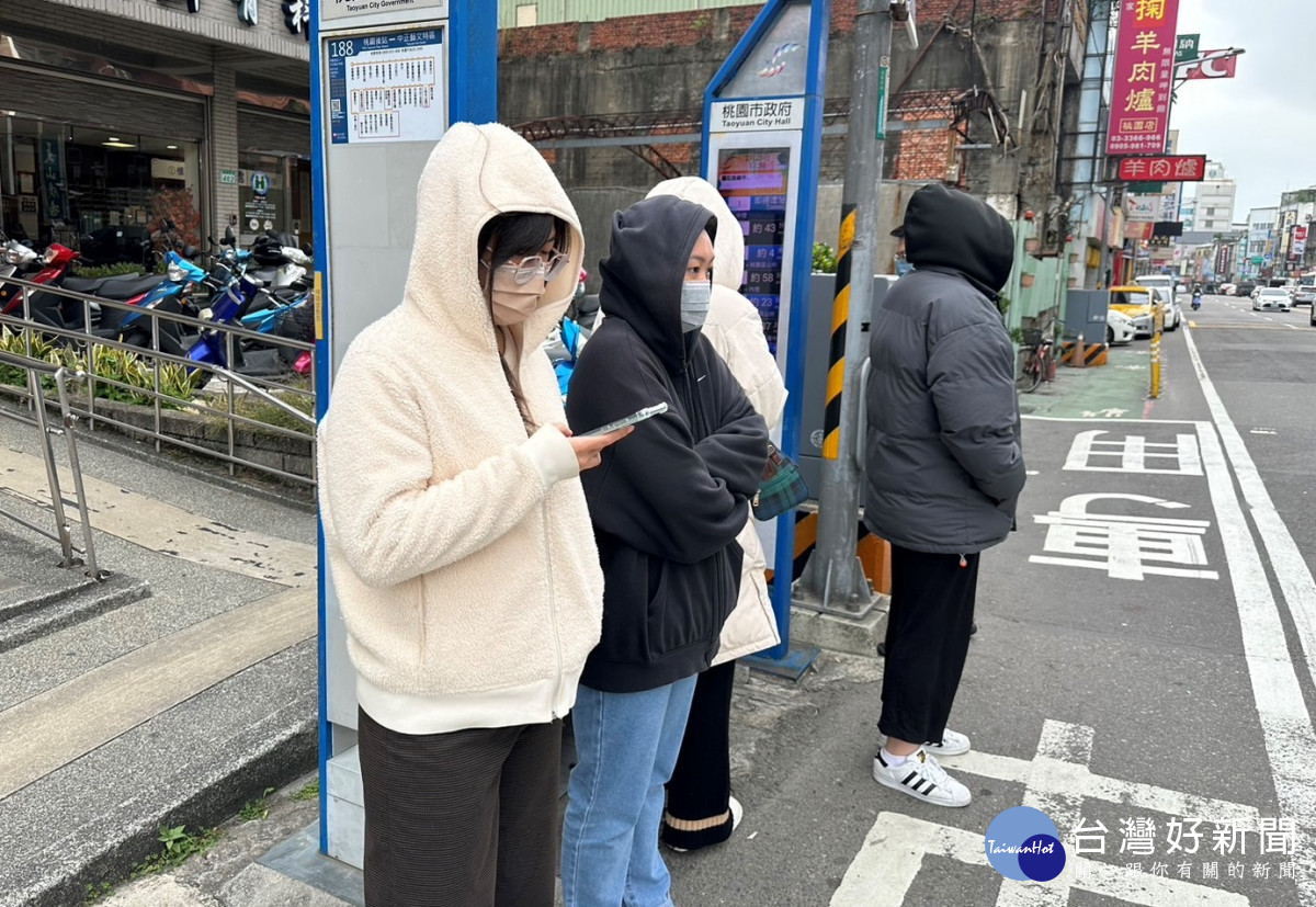 冷氣團接力來襲，桃市衛局呼籲暖心顧健康。