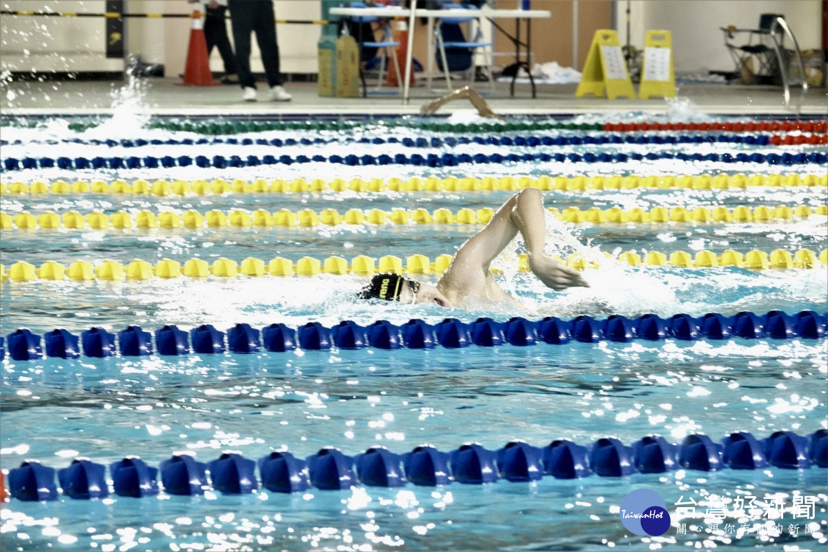 臺中北區國運游泳館是全國唯一符合國際游泳聯合總會FINA規範的專用競賽場館。
