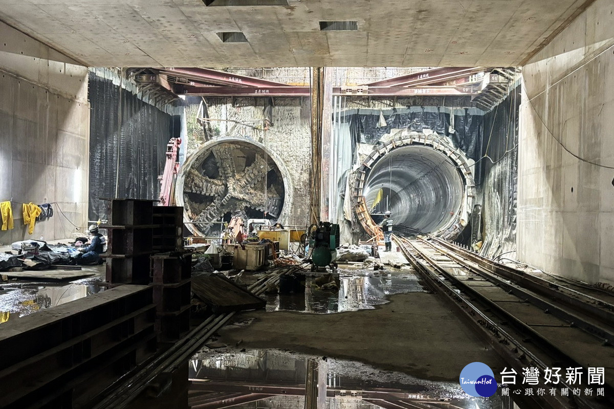 桃園捷運綠線潛盾機隧道挖掘，由蘆竹區貫通至桃園藝文特區，目標115年通車。