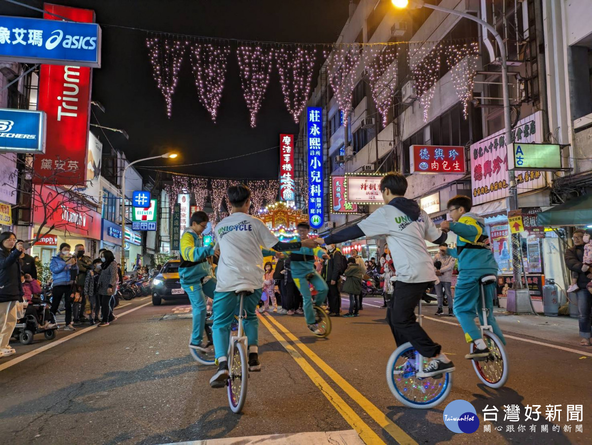 彰化古城踩街國際嘉年華，酷炫！圖／記者鄧富珍翻攝