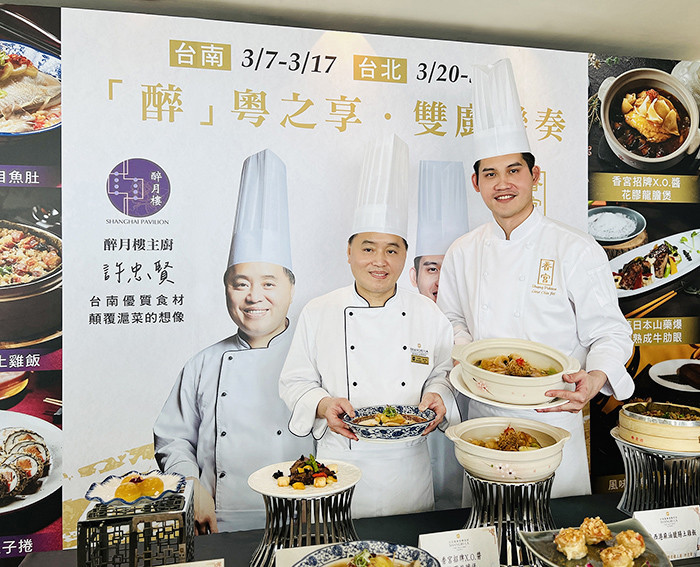 (右)台北香宮中餐行政主廚廖晉輝，(左)台南遠東香格里拉主廚許忠賢