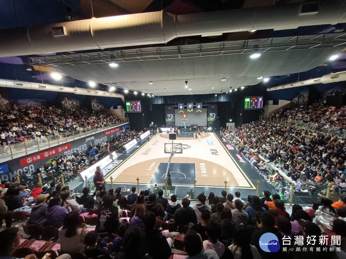 PLG夢想家主場戰台中洲際登場，熱情球迷應援帶動職籃熱潮。