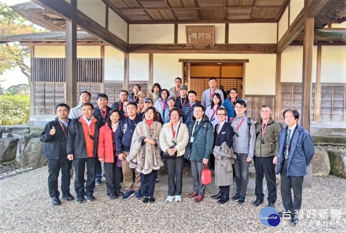 縣長王惠美一行團員9日赴神奈川縣橫濱市參訪三溪園的園藝造景。圖／彰化縣政府提供